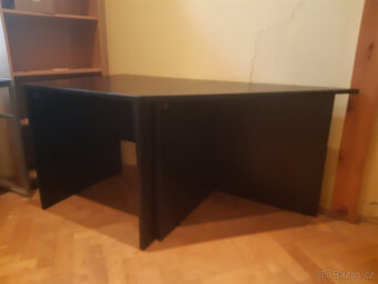 stůl černý dřevěný - 2