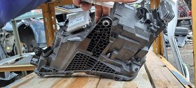 Pravy predni svetlomet skoda superb III full led - 2