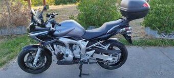 Yamaha Fazer FZ6 – 72 kW, 2006 – najeto pouze 21 000 km - 2