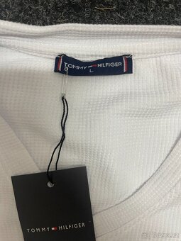 Nové triko Tommy Hilfiger velikost L - 2