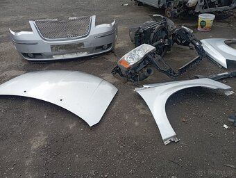 CHRYSLER GRAND VOYAGER V..PŘEDEK Z RV 2009 XENONY APOD. KO - 2