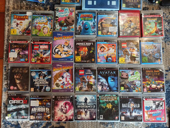 PlayStation 3 + hry a ovladače - 2