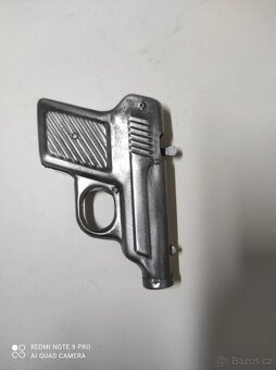Pistole - kapslíkovka - 2
