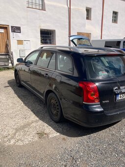 Toyota Avensis - 2