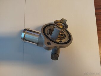 Termostat pro Chrysler, Dodge, Jeep a RAM 3,6 V6 - 2