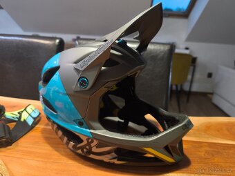 Helma troy Lee Designs - 2
