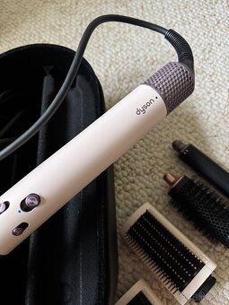 Dyson Airwrap - 2