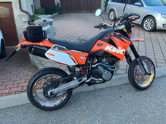 KTM 640 LC4 Supermoto - 2
