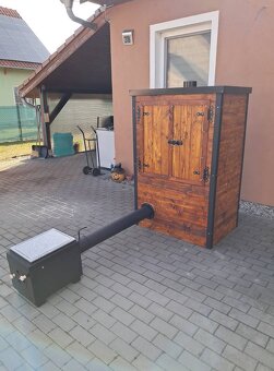 Velká dřevěná udírna - 2