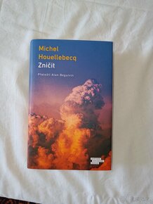 Zničit,Eseje - 2