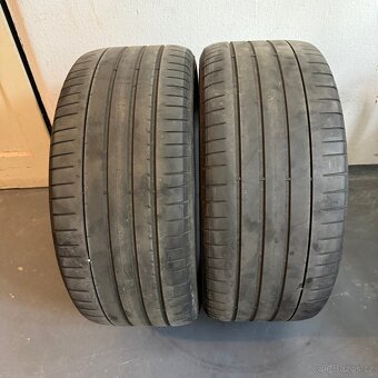 Letní pneu 225/40 R19 - 2
