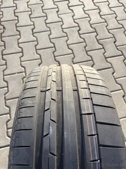 Pneu Continental 235/40 R18 - 2