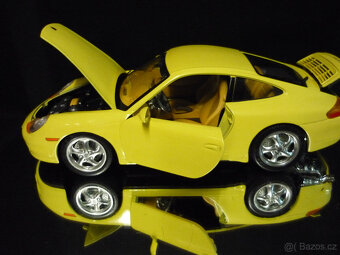Porsche 911 Carrerra 1997 Bburago 1/18 - 2
