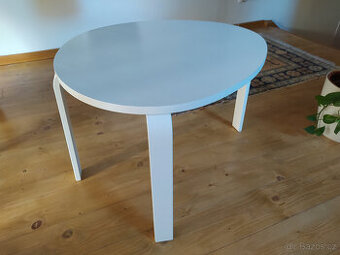 Bílý stolek IKEA SVALSTA - 2