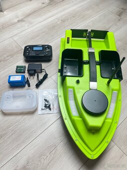 Prodám kvalitní zavážecí loďku s GPS - 2