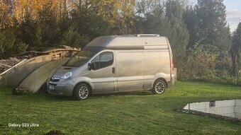 Opel Vivaro 2,5 CDTI 107kw L2H2 obytny webasto postel - 2