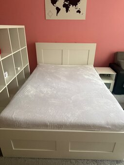 Postel 140x200 cm s čelem, úložným prostorem a matrací - 2