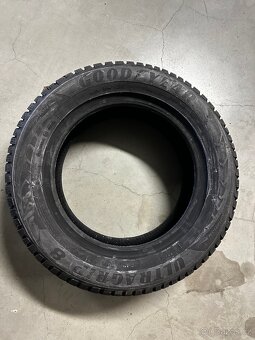 Goodyear Ultragrip 8  205/60 R15 91H - cena 4 kusy - 2