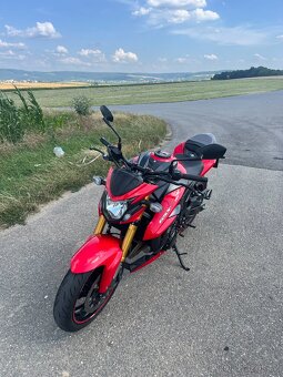 SUZUKI GSX-S750 - 2