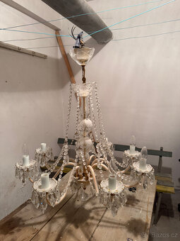 skleněný osmiramenný lustr - 2