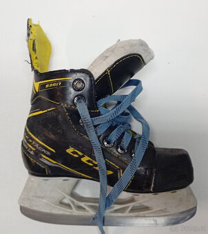 Brusle CCM Super Tacks 9350 EU29,5 - 2