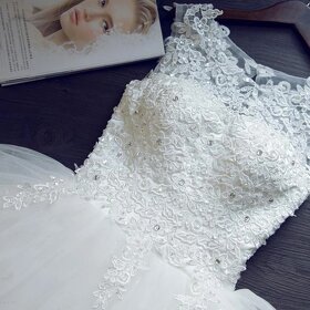 NOVÉ krajkové svatební šaty - 2