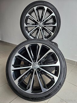Orig. VW Verona 5x112 Letní 235/40/19 - Zánovní - 2