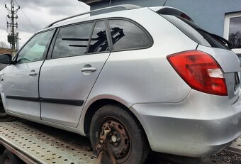 nd ze škoda fabia 2, 1.2.HTP 44kW, zelená,stříbrná,červená - 2