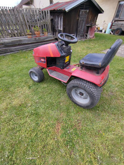 zahradní traktor TORO WHEEL HORSE - 2