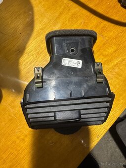 VW touareg mřížka ventilátoru - 2