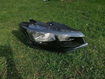 Přední pravé světlo VW Caddy MK. 3 2.facelift - 2