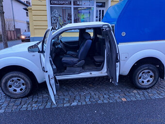 NISSAN Navara - 2