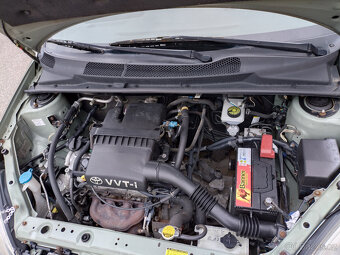 Toyota Yaris ČR 1.0 48kw r.v.2003 3 dveř - 2