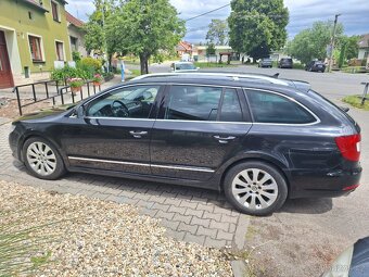 Superb 2.0Tdi 103kw Elegance 2011,Výborný stav bez koroze. - 2