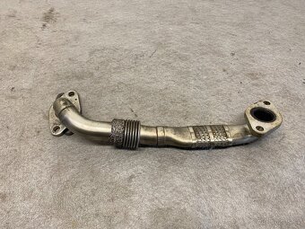 VW, ŠKODA 1.9TDI 77KW BKC - TRUBKA EGR VENTILU 03G 131 521 F - 2