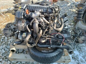 VW Passat 3C B6 r. 2008 - motor, turbo ... - 2