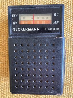 Tranzistorové rádio z 60. let - 2