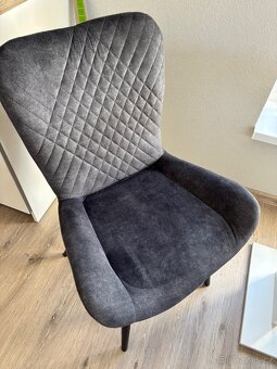 Jídelní stůl + židle - 2