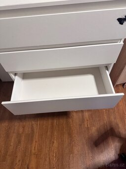 Bílá komoda - 2