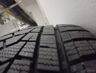 Zimní pneumatiky 215/60/r17 - 2
