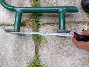 Držák na vyesní štít - 2