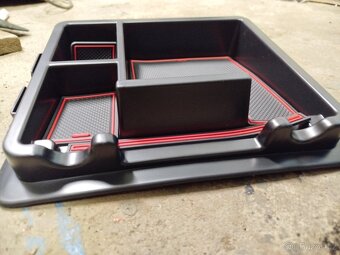 Suzuki Jimmy kastlík přihrádka - 2