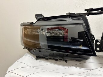 Cadillac Escalade světla - 2