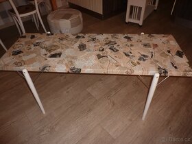 Retro "novinový" konferenční stolek po renovaci - 2