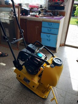 Prodám novou vibrační desku - 2