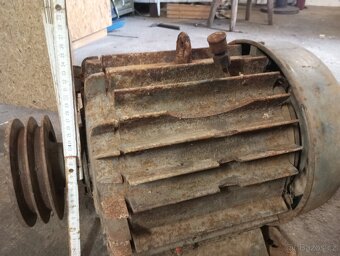 Motor z kotoučové pily 8kw - 2