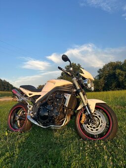 Triumph Speed Triple 1050 - 2