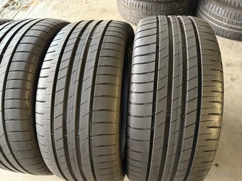 prodám letní pneumatiky 225/45/17 Goodyear celá sada - 2