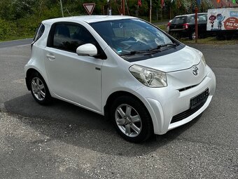 Toyota IQ 1.0i 50kw, r.2009, STK, klimatizace, 3.majitel - 2