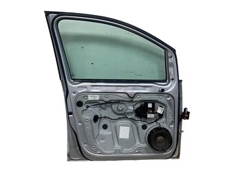 Levé přední dveře stříbrná LA7W VW Touran 1T2 facelift 2009 - 2